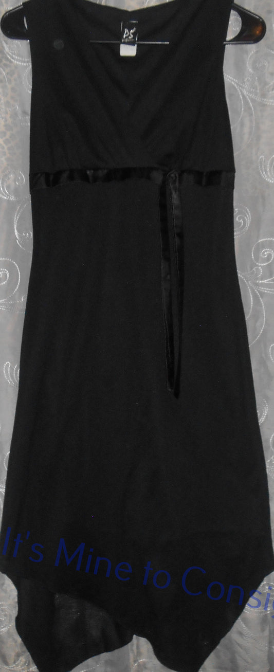 Per Section Black Sleeveless Dress